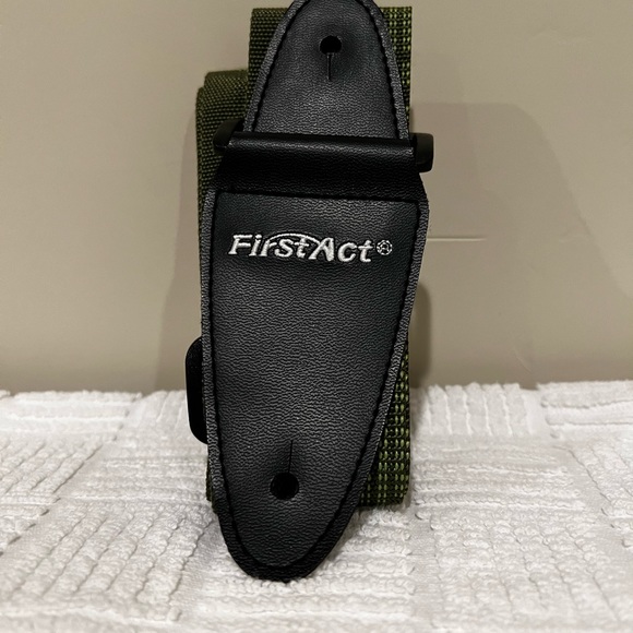 New First Act Guitar Strap Army Green 🤩 with Lime Stitching - Picture 3 of 11